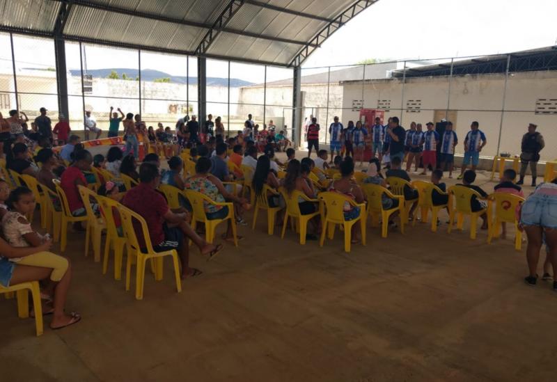 Brumado: major Cabral e juiz Genivaldo Guimarães palestraram para alunos da Escolinha de Futebol do bairro São Félix