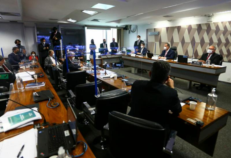 Senado: CPI da Covid aprova relatório, que atribui 9 crimes a Bolsonaro