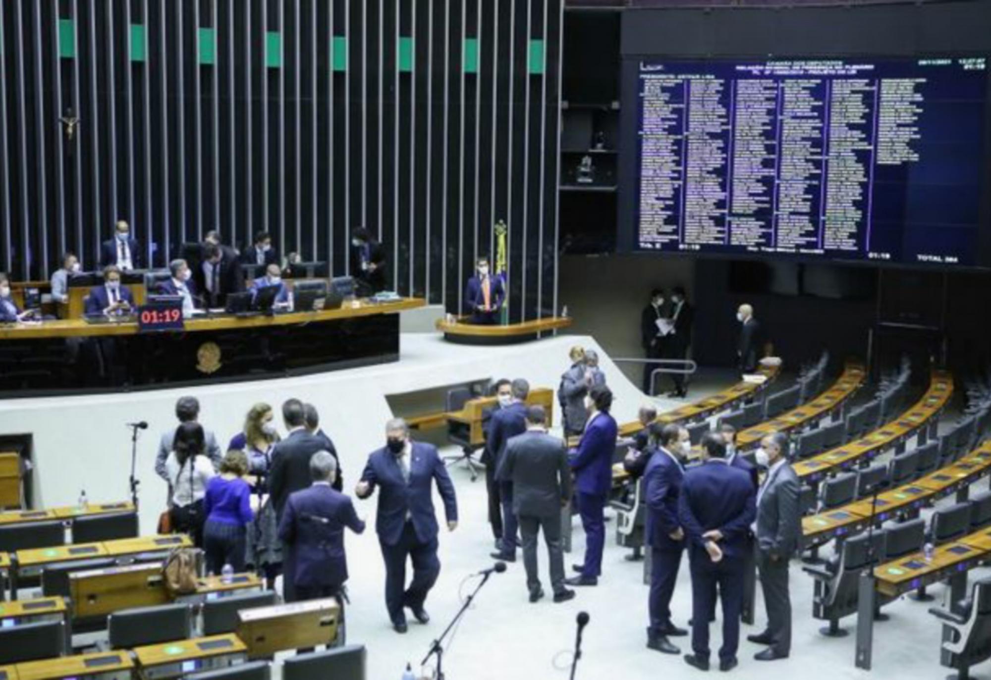 Câmara dos Deputados aprova em 2º turno PEC dos Precatórios