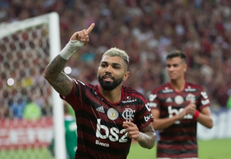 Flamengo vence Bahia e abre 10 pontos do Palmeiras