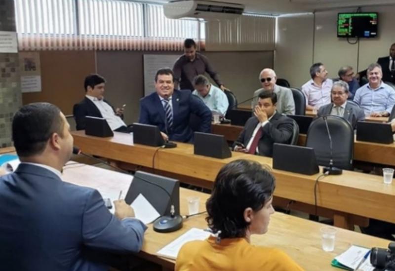 Deputado Marquinho Viana discute limite de municípios, na ALBA