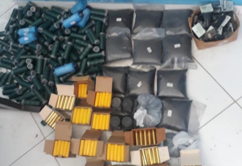 Cipe Central apreende grande quantidade de munições e pólvora para arma de fogo em Tanhaçu
