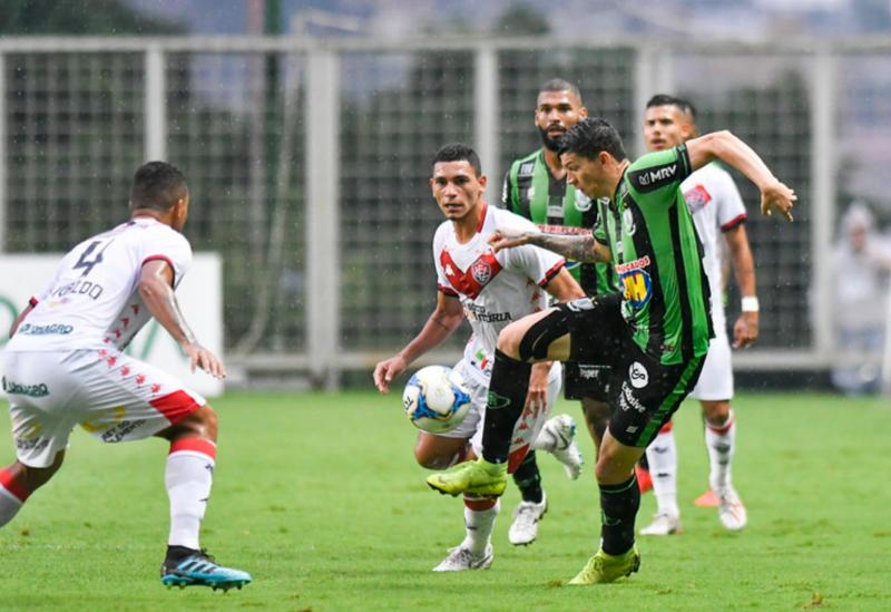 Vitória é superado e segue na luta pela permanência na Série B