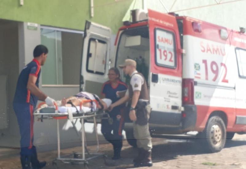 Em apoio ao Samu, Polícia Militar evita que mulher com sinais de depressão cumpra ameaça de cortar o pescoço com faca