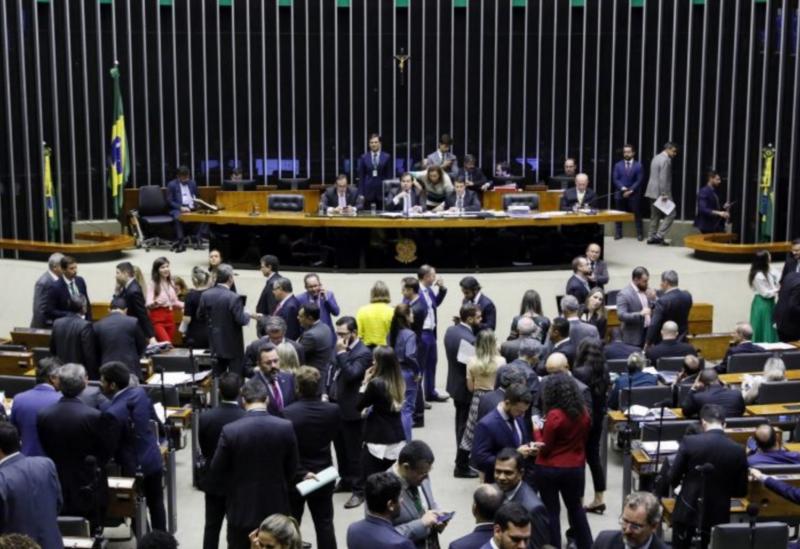 Câmara dos Deputados aprova pacote anticrime; proposta segue para análise do Senado