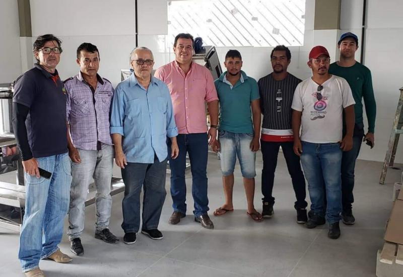 Deputado Marquinho Viana e secretário Josias Gomes agilizam projetos de água e agroindústria em Barra da Estiva