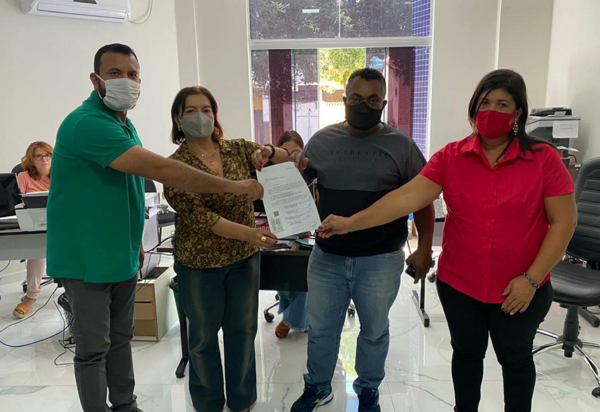 Brumado: Zé Carlos de Jonas registra chapa que concorrerá presidência do legislativo