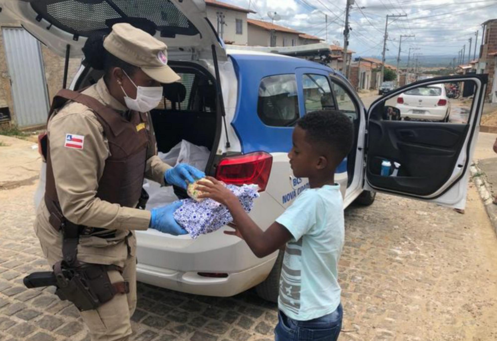 Conquista: Base Comunitária de Segurança distribui 225 brinquedos em ação de Natal