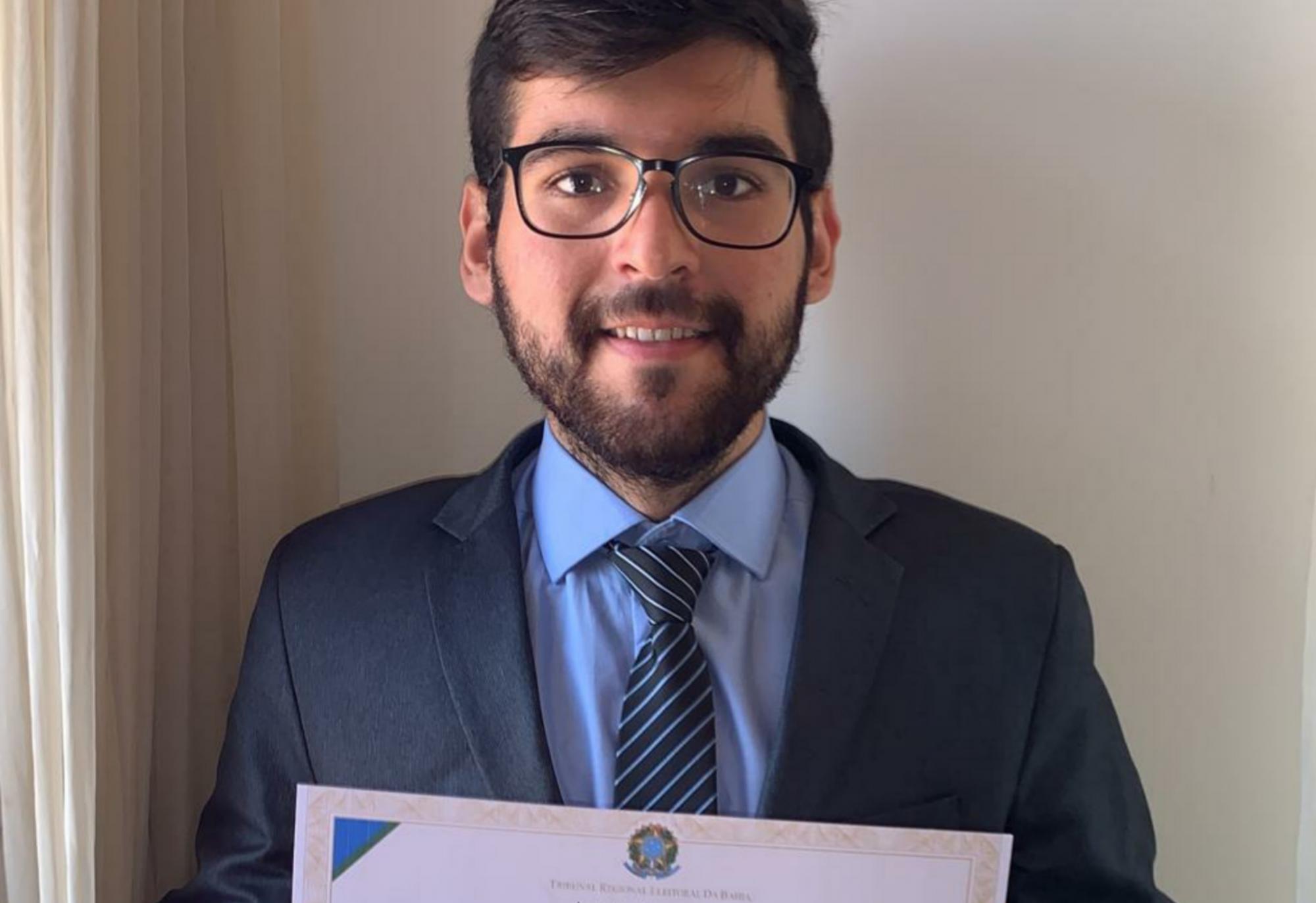 Brumado: Após cerimônia de diplomação, vereador João Vasconcelos confirma apoio e voto na chapa encabeçada por 'Rey de Domingão'