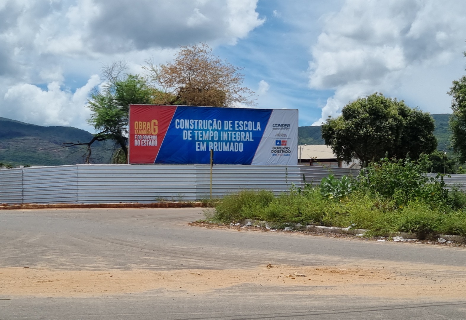 Brumado: Tem início obras de construção colégio estadual em tempo integral; há vagas para profissionais da construção civil