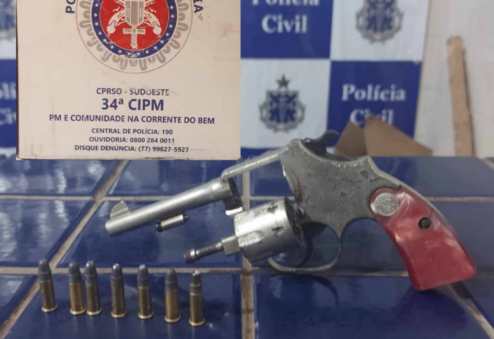 Presidente Jânio Quadros: Dupla é preso acusada de porte ilegal de arma de fogo