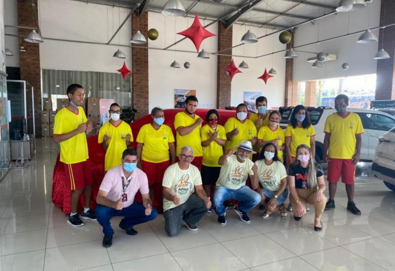 Brumado: Apae adquire veículo para transporte de assistidos