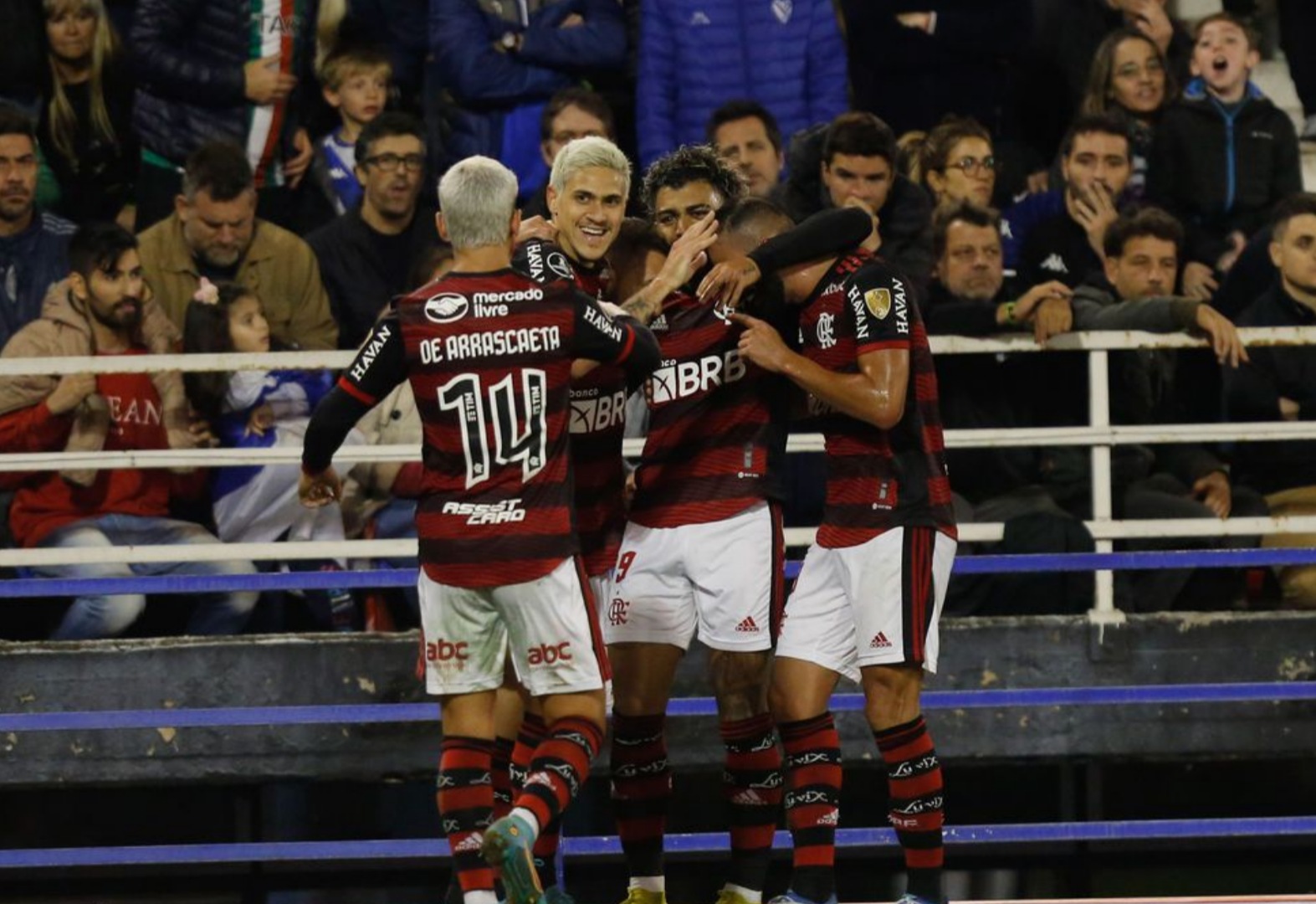 Libertadores: Pedro brilha e comanda goleada do Flamengo sobre Vélez