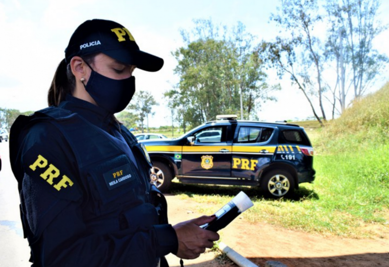 Nos primeiros oito meses de 2022, PRF na Bahia autua quase o triplo de motoristas por infrações relacionadas à embriaguez ao volante