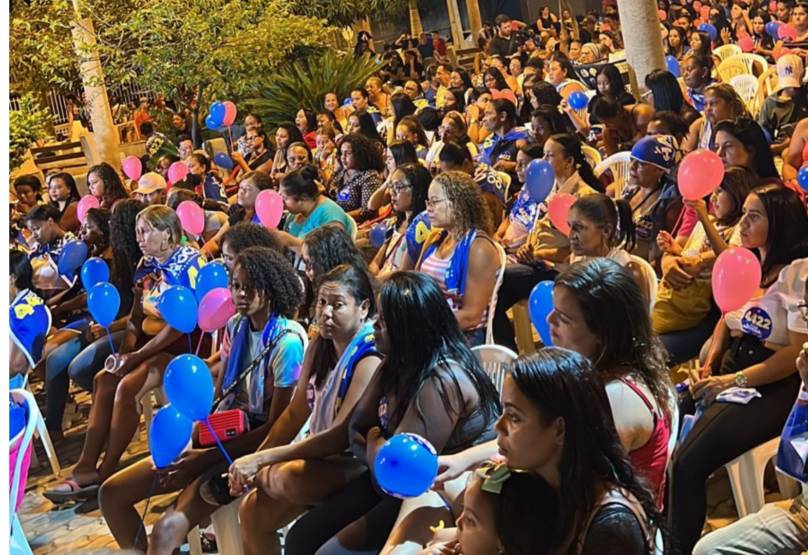 Move Mulher reune centenas de mulheres na praça do Jurema, em Brumado 