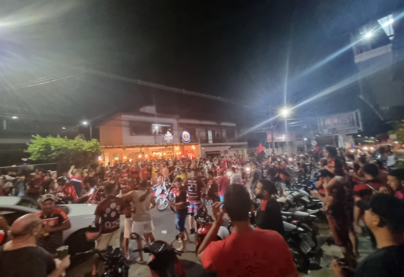 Após título da Copa do Brasil, Flamenguistas fizeram a festa na Praça da Prefeitura