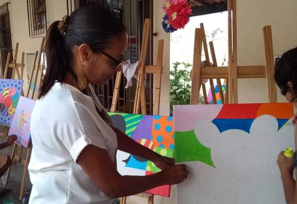 Brumado: oficina realizada com adolescentes do CREAS Chico Xavier é baseada na releitura das obras do artista Romero Britto