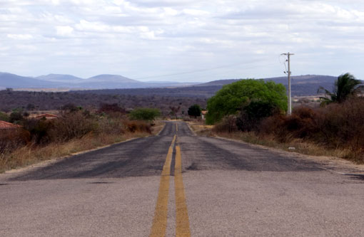 Moto é tomada de assalto no trecho entre Malhada de Pedras e Brumado