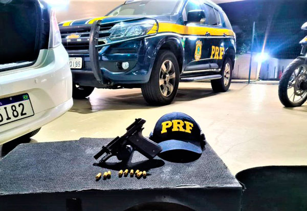 PRF apreende pistola, munições e carregador escondidos dentro de caixa de som em Conquista