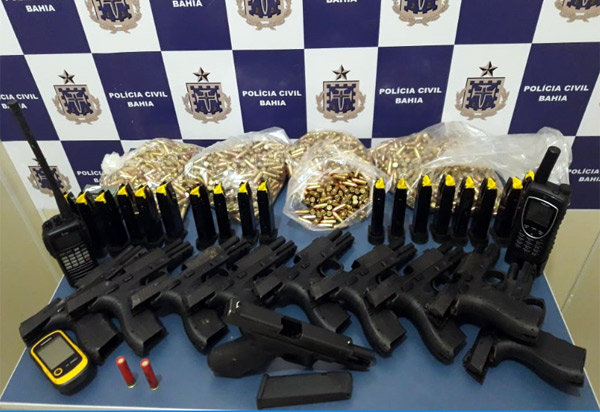 Conquista: Polícia Civil descobre local utilizado para esconder armas e cocaína transportada por avião apreendido