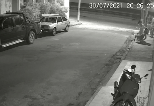 Vídeo mostra momento em que criança é atacada por Pitbull em Brumado