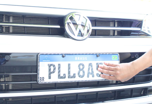 Valores cobrados pelas placas de veículos são fixados pelo Detran-BA