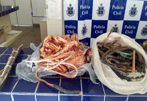 Brumado: Fios de cobre são apreendidos pela polícia em  ferro velho do Bairro Esconso