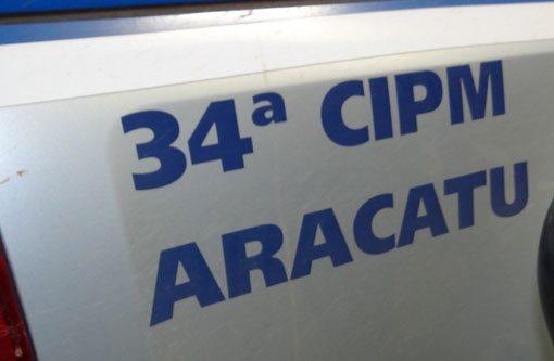 Aracatu: Bandidos assaltam posto de combustíveis e são localizados lanchando em um bar momentos depois