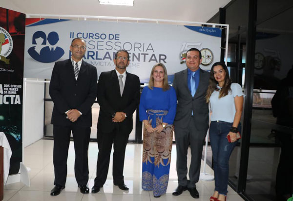 Ivana Bastos prestigia Curso de Assessoria Parlamentar para policiais militares