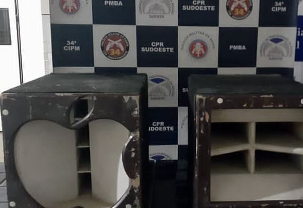 Polícia Militar recupera caixas de som furtadas em Brumado