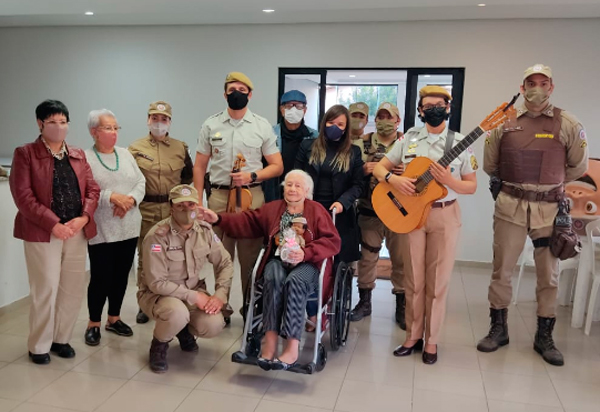 PM ajuda em campanha de amamentação em Vitória da Conquista