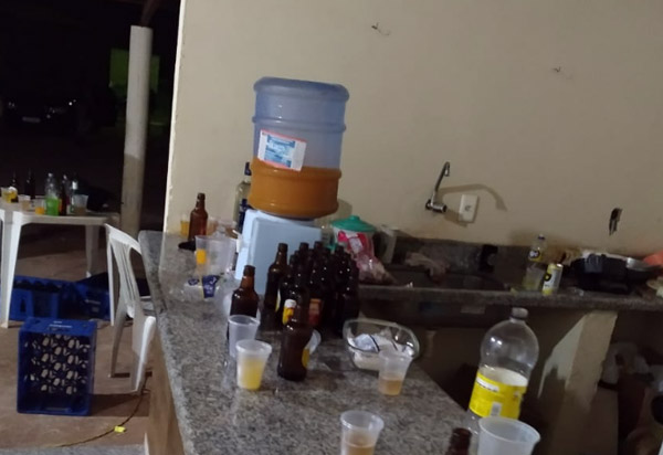 Livramento: Polícia detém acusados de descumprimento de decreto, desacato, resistência e porte ilegal de arma de fogo