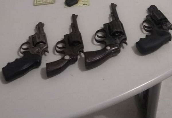 Tanhaçu: quatro indivíduos morrem em confronto com a polícia na estrada vicinal do povoado de Areião