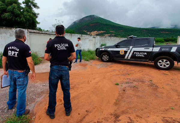Brumado: Casal acusado de transmitir cena de estupro em live é procurado pela polícia