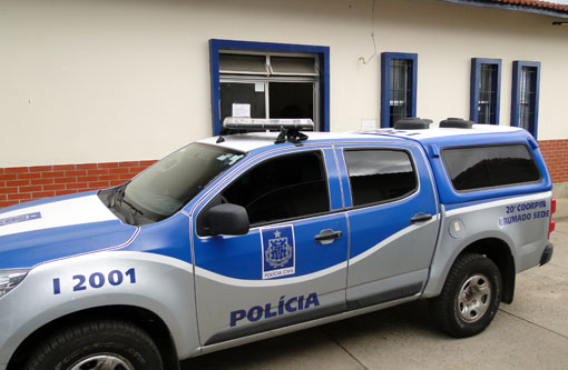 Brumado: homem que pulou algemado de viatura em movimento e conseguiu fugir foi localizado pela polícia