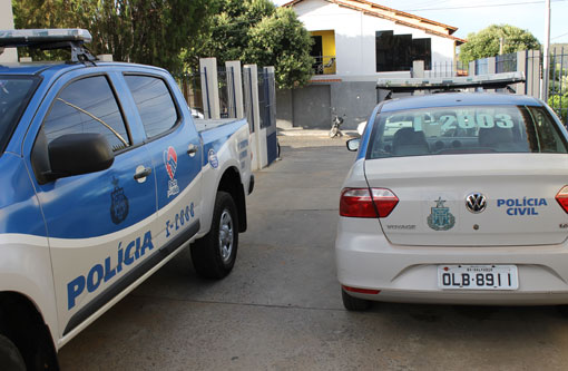 Brumado: algemado, homem pula de viatura em movimento e consegue fugir