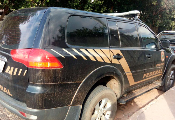 Tanque Novo: PF e Receita Federal cumprem 8 mandados de busca e apreensão