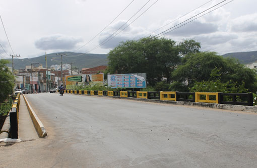 Brumado: Agno Meira solicita alargamento da ponte do Bairro São Felix