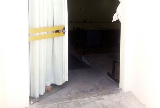 Brumado: porta de vidro do legislativo foi quebrada durante a madrugada