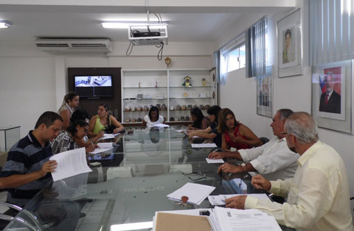 Brumado: Prefeito empossa novos funcionários