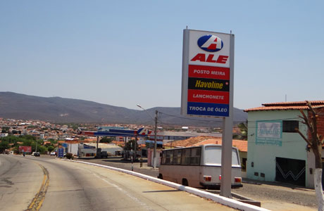 Abasteça seu veículo com os combustíveis do Posto Meira