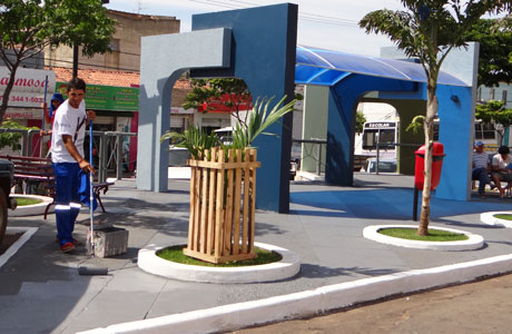 Brumado: Praças do centro da cidade estão de cara nova