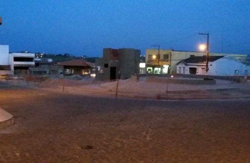 Barra da Estiva: População cobra da prefeitura ponto de apoio para empresas de ônibus