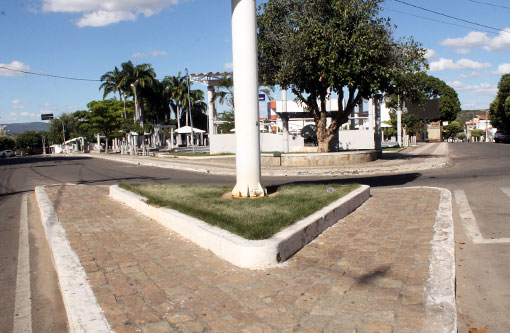 Brumado: SMTT informa que trânsito na Praça da Prefeitura será parcialmente interditado nesta terça (14)