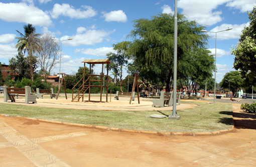 Brumado: Praça do Bairro São José está sendo urbanizada