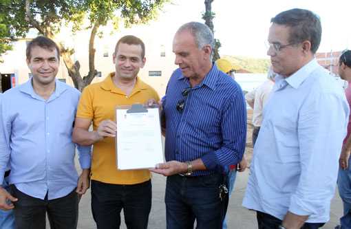 Brumado: Ordem de serviço para obras na Praça do Jurema foi assinada