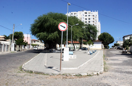 Brumado: Vias da Praça dos Trabalhadores tiveram sentido alterado