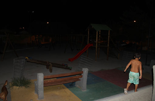 Brumado: População reclama que a Praça Heráclito Cardoso fica 'no escuro' no início da noite