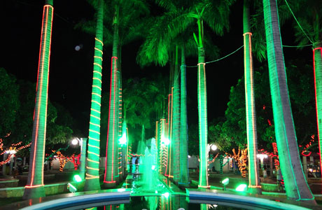 Brumado: Inaugurada iluminação da Praça Coronel Zeca Leite