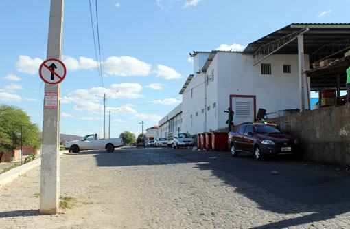 Brumado: Superintendência de Trânsito muda sentido da via na Praça da Feira e irrita condutores 